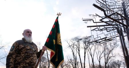 На "Дерево памʼяті" у Запоріжжі додали імена полеглих Героїв