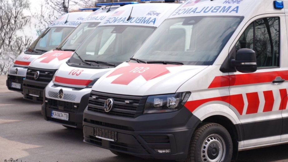 Запорізька область отримала 4 реанімобілі для екстреної допомоги