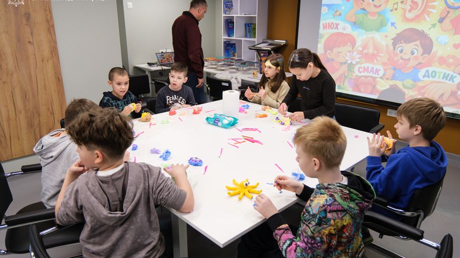 Безпечний простір: як у Запоріжжі підтримують дітей із релокованих громад