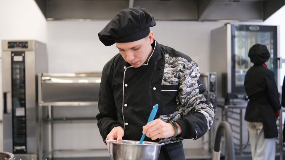 Як у Запоріжжі організовують харчування у школах