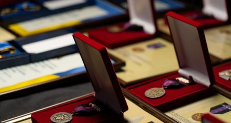 Високі нагороди вручили у Запоріжжі сім'ям полеглих та зниклих безвісти воїнів