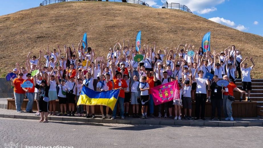Два тижні без сирен: ще 100 дітей із Запоріжжя вирушили на відпочинок до Закарпаття
