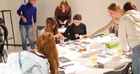 У Запоріжжі молодь "вийшла за рамки" на творчому форумі – кадри