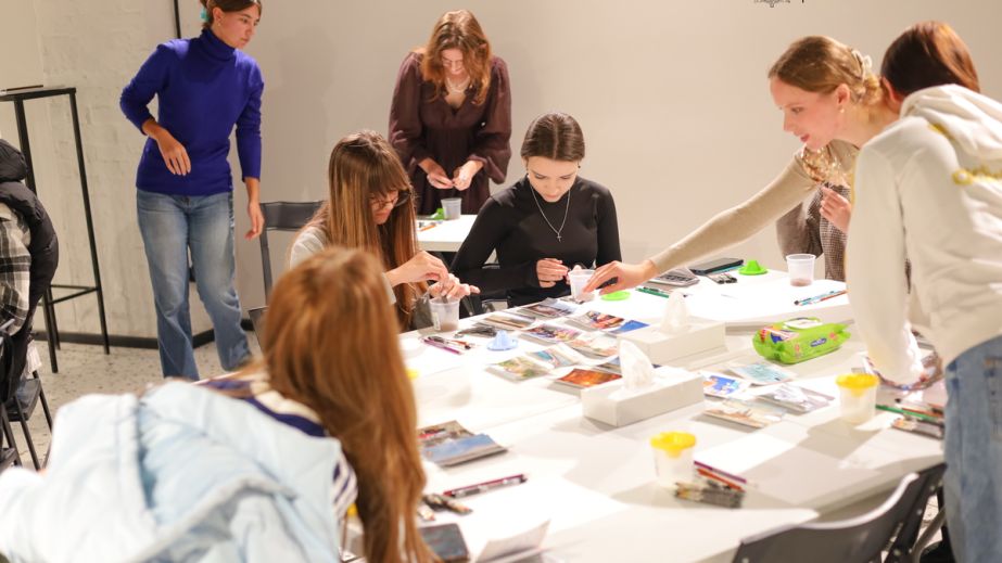 У Запоріжжі молодь "вийшла за рамки" на творчому форумі – кадри