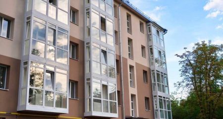 На фінішній стадії: у Запоріжжі завершують відновлення будинку після обстрілу РФ