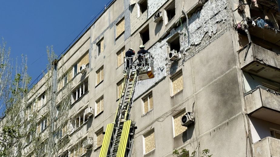 За понад 12 млн грн відбудують підʼїзд у пошкодженому запорізькому будинку