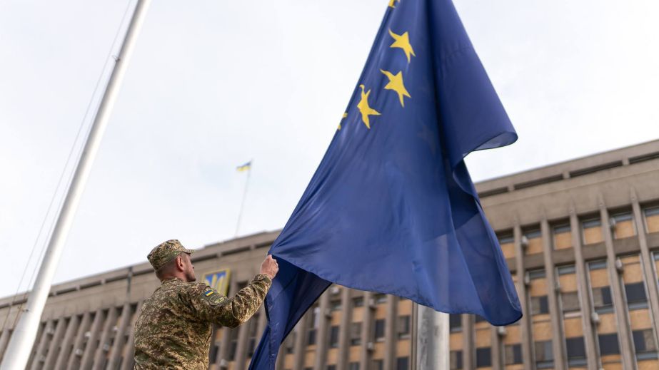 У День Європи в Запоріжжі підняли прапор ЄС