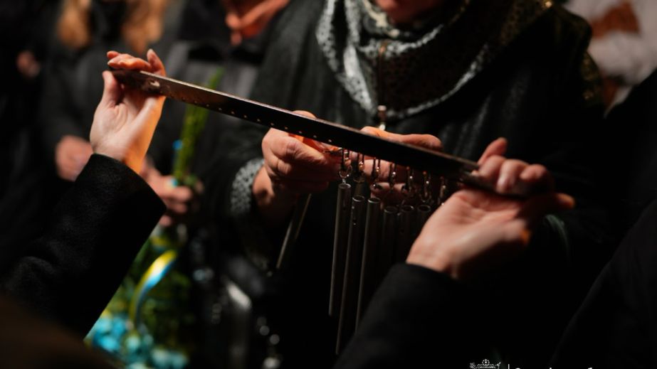 В Запорожье на "Дереве памяти" появились 85 новых колокольчиков