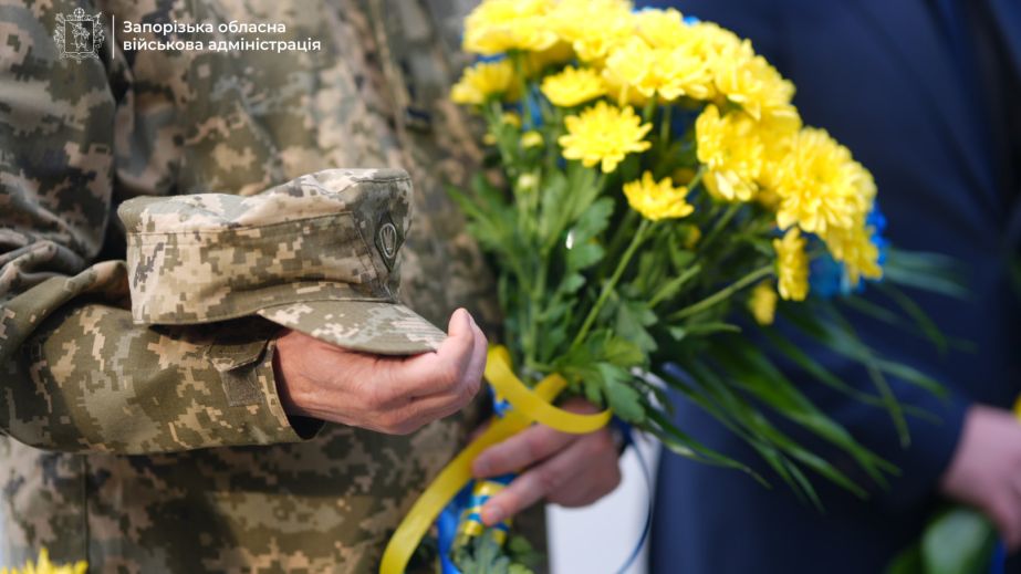 На Аллее памяти Героев в Запорожье почтили павших защитников &ndash; кадры