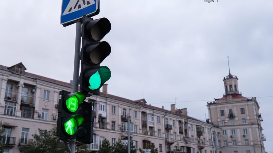 Понад сотню світлофорів модернізували у Запоріжжі &ndash; кадри