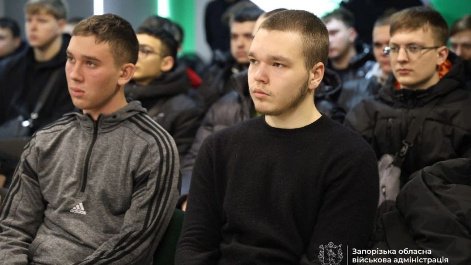В Запорожье более 600 студентов проходят курс общевойсковой подготовки
