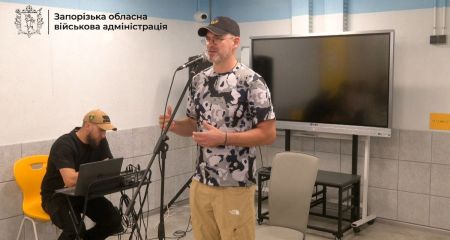 Пісні під гітару: Арсен Мірзоян відвідав "підземну школу" в Запоріжжі