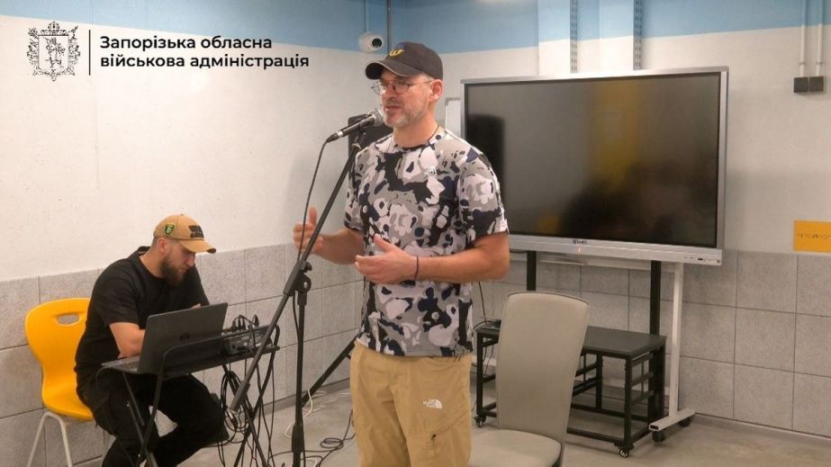 Пісні під гітару: Арсен Мірзоян відвідав "підземну школу" в Запоріжжі
