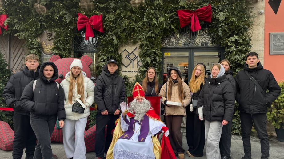 "Волшебный экспресс" и сказочные улицы: как запорожские дети путешествовали во Львов