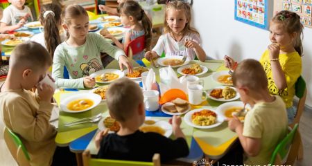 День в укрытии: как работает "подземный" детсад в Запорожье