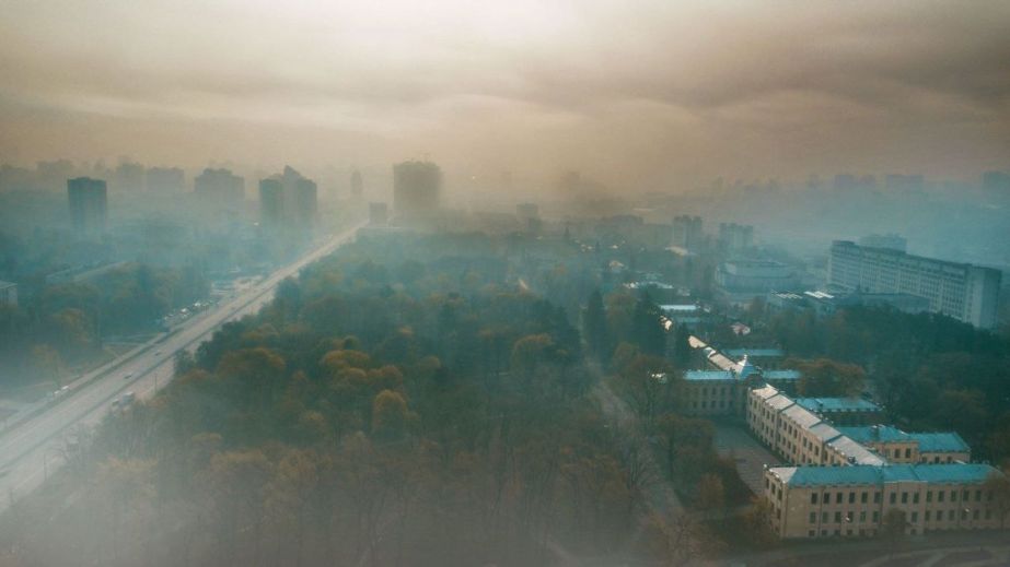 Запоріжцям радять уникати тривалого перебування на вулиці – причина