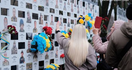 В Запорожье на Аллее памяти павших Героев открыли четыре новых стенда