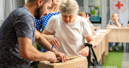 Почти 1500 жителей Мелитопольщины получили гуманитарную помощь в Запорожье