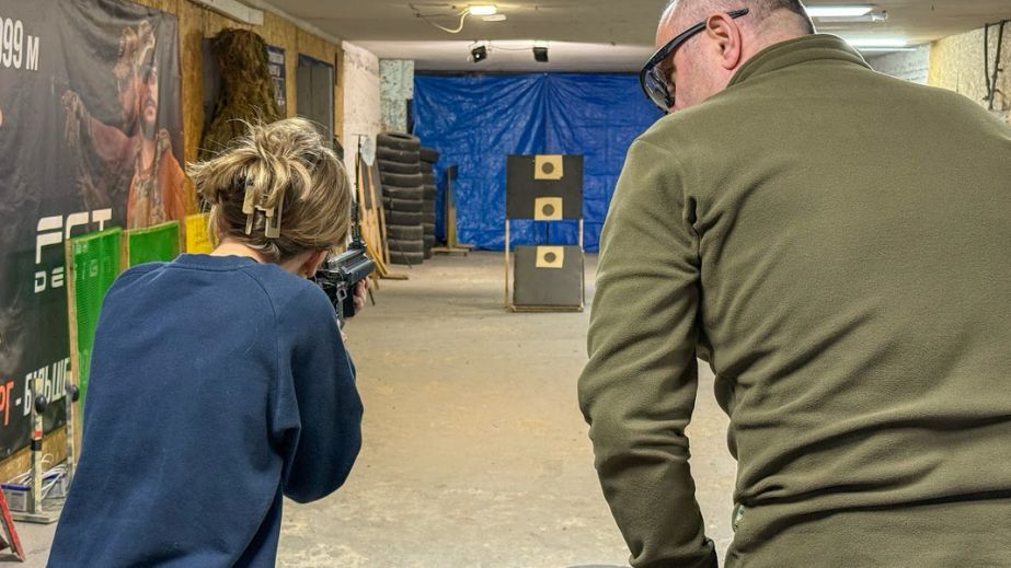 Запорожских школьников учат стрелять в рамках курса "Защита Украины" &ndash; кадры