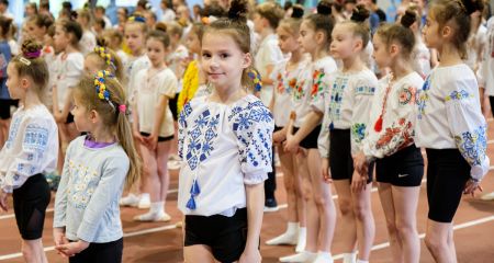 Юні спортсмени Запоріжжя відзначили День вишиванки руханкою