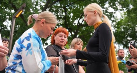 Запорізький меморіал поповнили 85 дзвіночками на честь полеглих воїнів