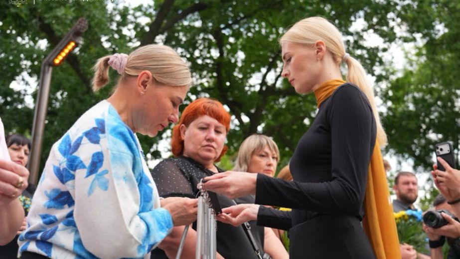 Запорожский мемориал пополнили 85 колокольчиками в честь павших воинов