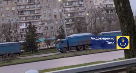 Автокаравани з викраденим на Запоріжжі зерном прямують до РФ &ndash; кадри