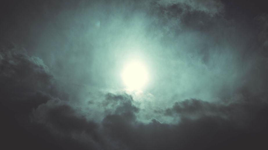 Запоріжців попереджають про різке посилення вітру