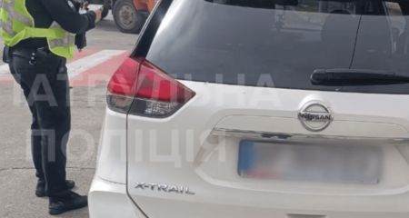 Позашляховик оминув регулювальника під час хвилини мовчання в Запоріжжі