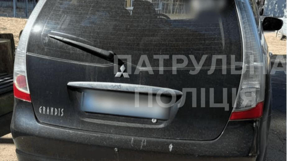Порушення хвилини мовчання: у Запоріжжі оштрафували водія Mitsubishi
