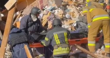 Двое погибших: тело еще одного запорожца достали из-под завалов разрушенного общежития