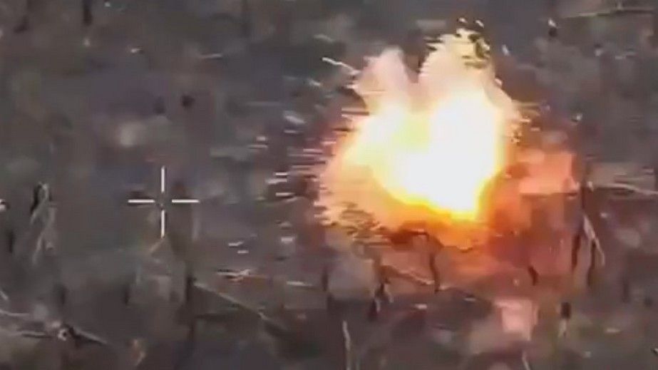 Украинские дронщики уничтожили пехоту и транспорт россиян на Запорожье – кадры