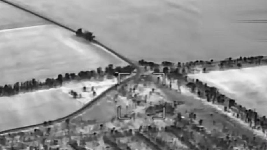 Запорізькі прикордонники знищили піхоту та техніку окупантів – кадри