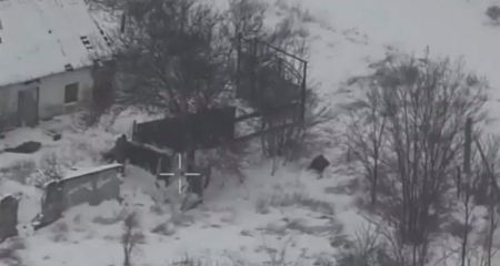 Маскуються під сніг: військовий розповів, як ворог штурмує на Олександрівському напрямку