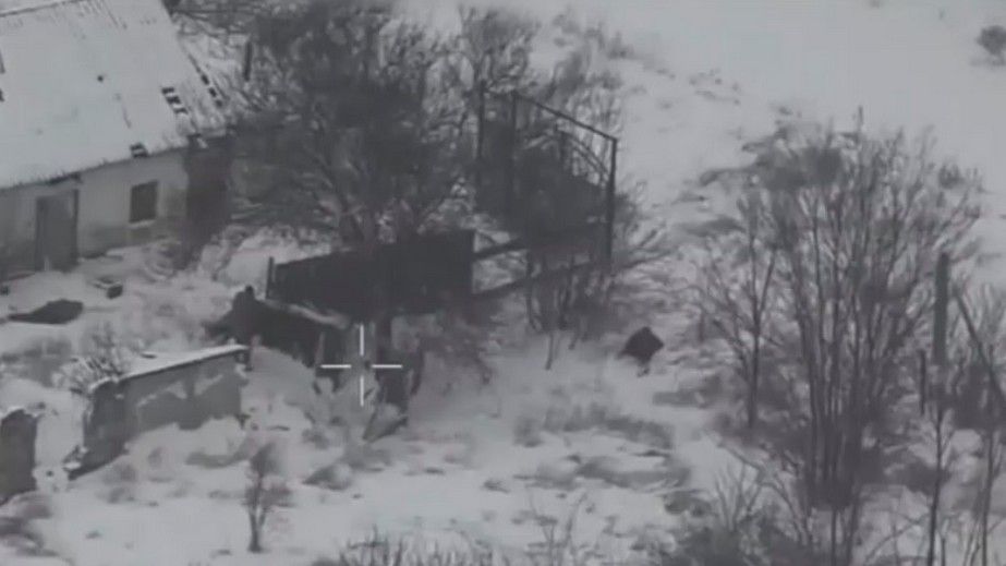 Маскируются под снег: военный рассказал, как враг штурмует на Александровском направлении