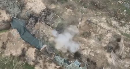 Запорізькі прикордонники знищили укриття та зв'язок росіян &ndash; кадри