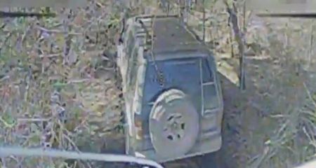 Дрони ЗСУ знищили автівки окупантів на Запоріжжі &ndash; кадри