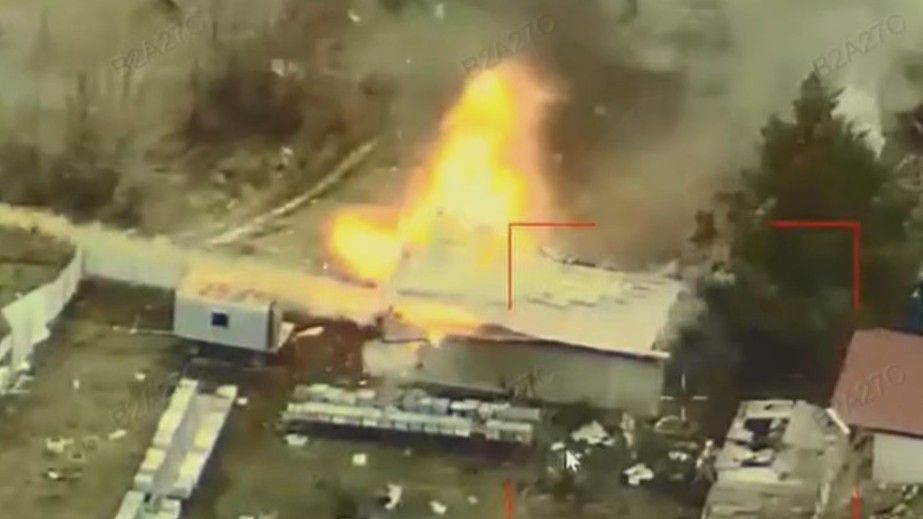 Вражеский склад боеприпасов подорвали дронщики на Запорожье &ndash; кадры