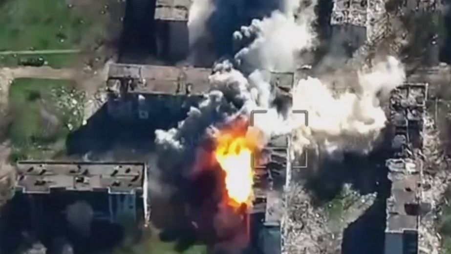 Авіація ЗСУ вдарила по російських дронарях у Гуляйполі &ndash; кадри