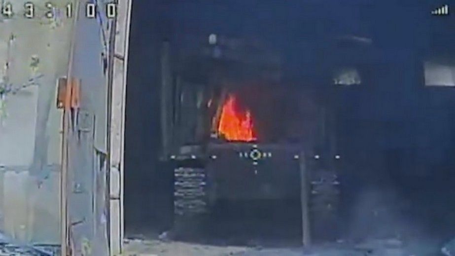 Защитники показали кадры уничтожения "танка-франкенштейна" под Гуляйполем