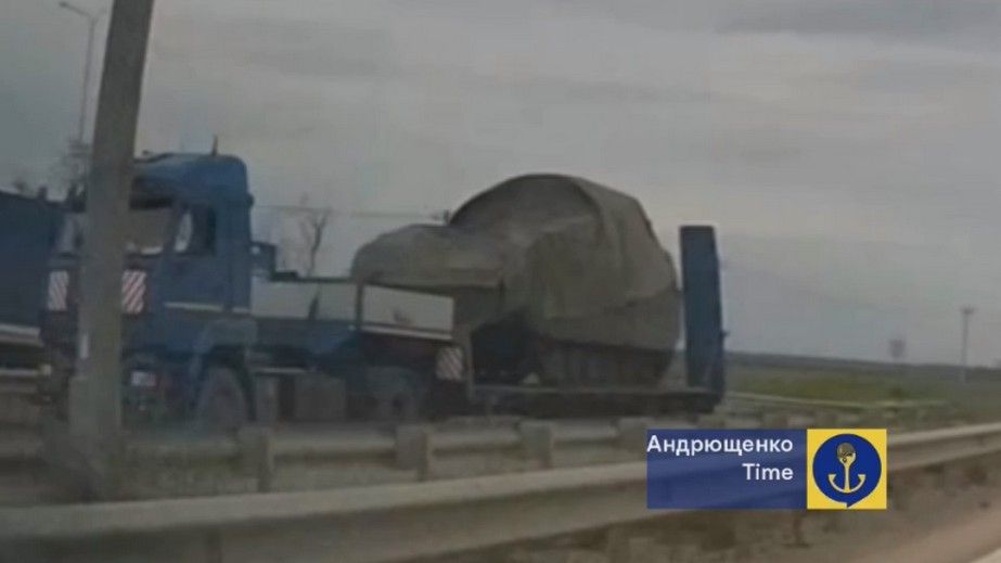 Оккупанты усилили маскировку военных колонн на Юге &ndash; кадры