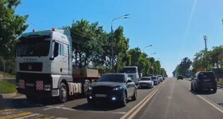 Росіяни перевозять військову техніку цивільними тягачами на Запоріжжя &ndash; деталі