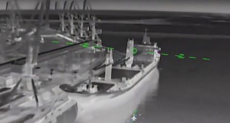 Дрони СБС уразили кораблі окупантів у портах Бердянська та Маріуполя &ndash; кадри