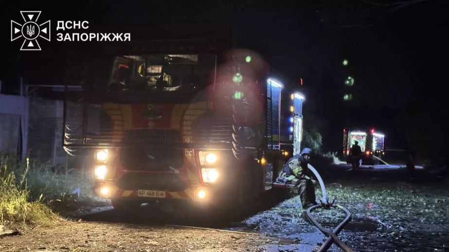 Шесть пожаров повлекли за собой удары россиян по Запорожской области