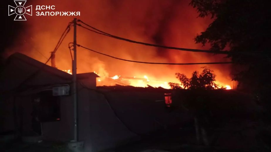 Майно та екосистема палали на Запоріжжі внаслідок російських обстрілів