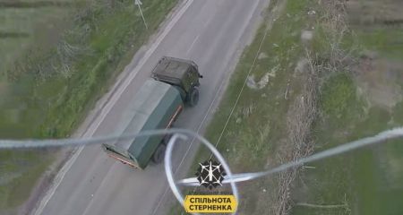 Дронарі палять логістику окупантів на Запорізькому фронті &ndash; кадри