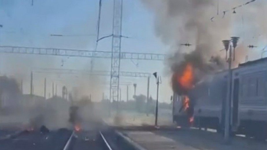 Росіяни атакували пасажирський поїзд на Запоріжжі: що відомо