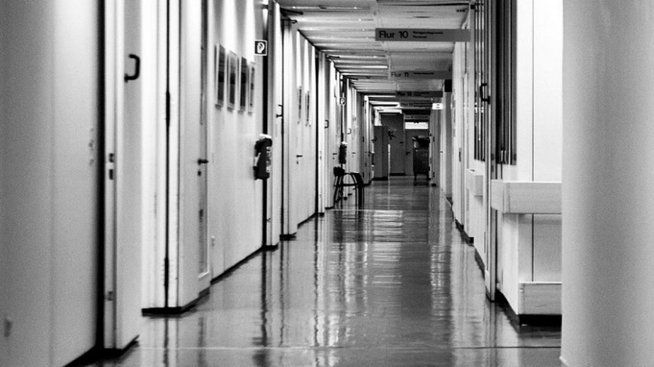 В оккупированном городе на Запорожье детей оставили без больницы: что известно