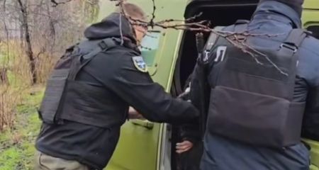 Жила на згарищі: з Біленького під Запоріжжям евакуювали жінку