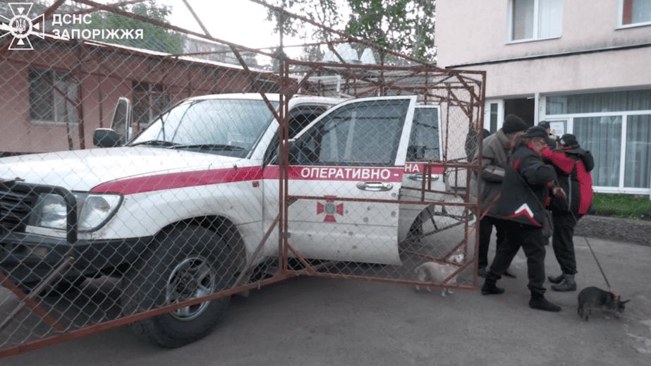 Подружжя та їхнього сина вивезли з-під обстрілів на Запоріжжі